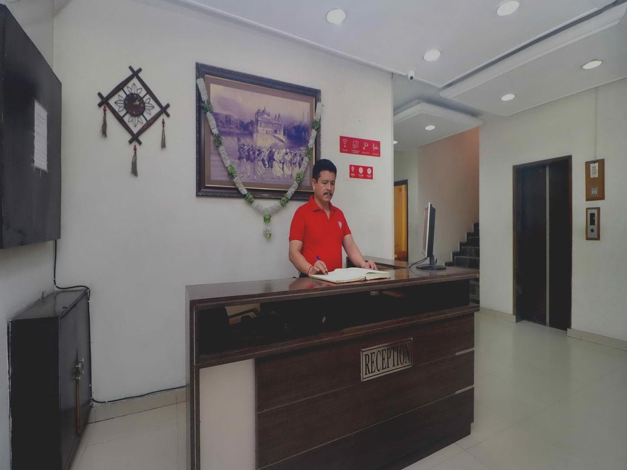 Oyo Hotel Temple View Amritsar Dış mekan fotoğraf