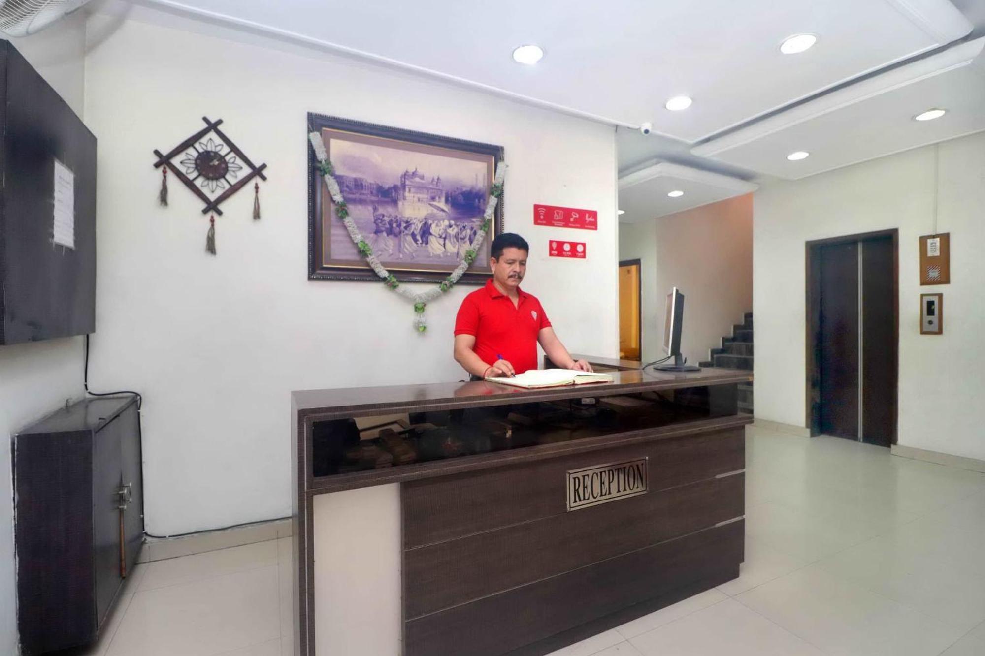 Oyo Hotel Temple View Amritsar Dış mekan fotoğraf