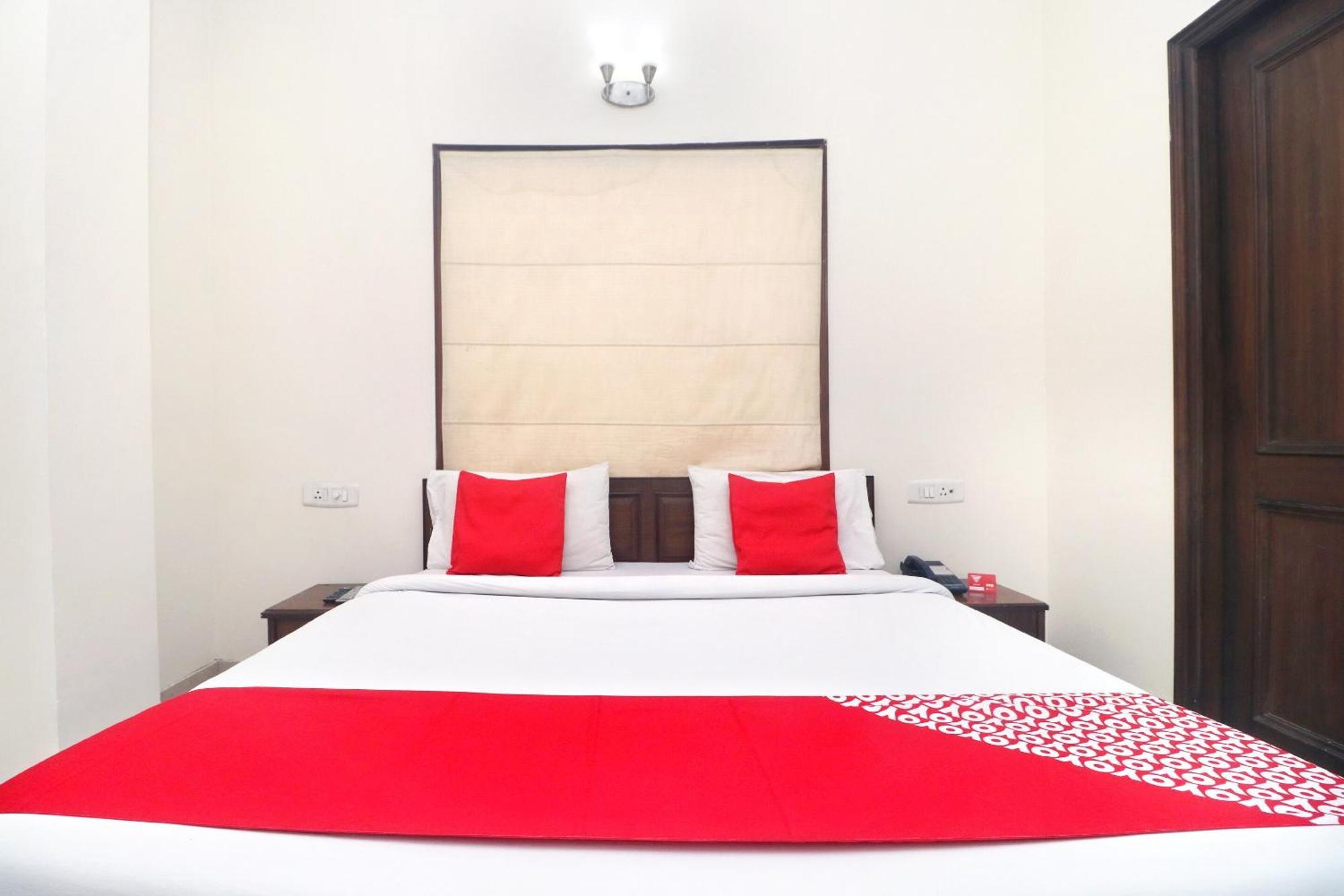 Oyo Hotel Temple View Amritsar Dış mekan fotoğraf